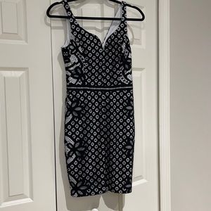 Guess, size 2, black and white, Women’s dress,